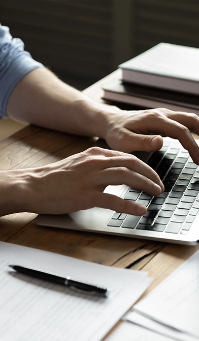 hands on keyboard